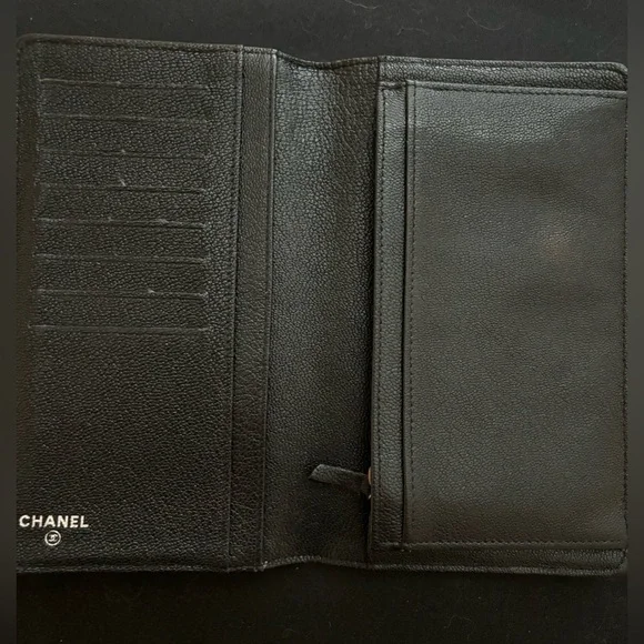 Chanel Silver Quilted Bifold Wallet - Picture 4 of 6